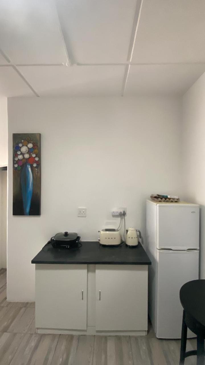 Modern Rooms Available Close To The Beach In Humewood Port Elizabeth Buitenkant foto